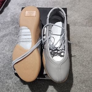 Adidas Women's Gray and Tan Athletic Shoes